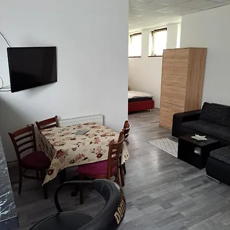 Pri Sokolovni Lejlighed