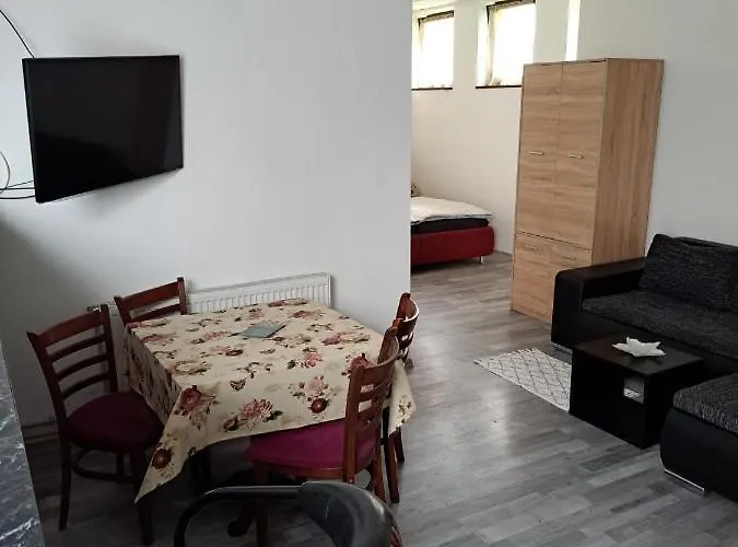 Pri Sokolovni Lejlighed